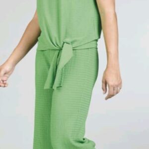 Mono de punto verde