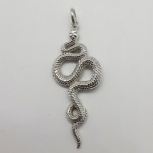 Colgante serpiente plata.