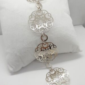 Pulsera plata de ley.