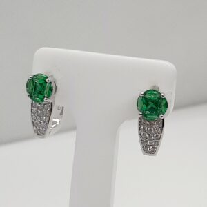 Pendientes plata con circonita verde.