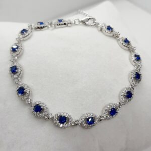 Pulsera plata de ley.