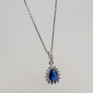 Gargantilla lágrima azul plata de ley.